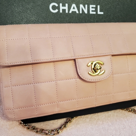 Authentic Chanel Chocolate Bar Flap Bag in Pink - Picture 12 of 17